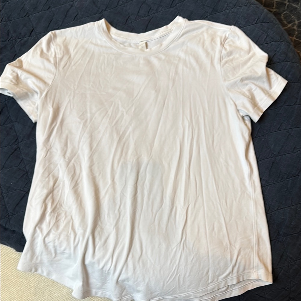 Lululemon Athletica Cream Fitted Short Sleeve Tee